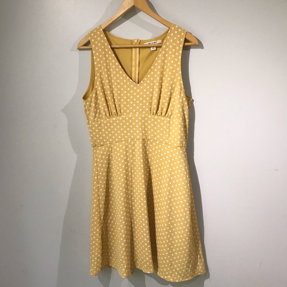 Miami polka dot pinup dress size M light yellow